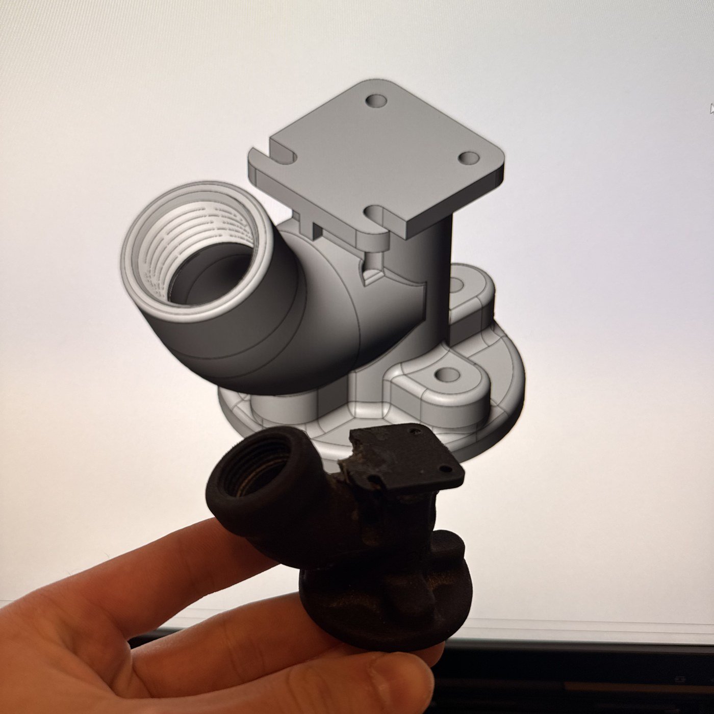 Reverse engineering a scanned part in CAD