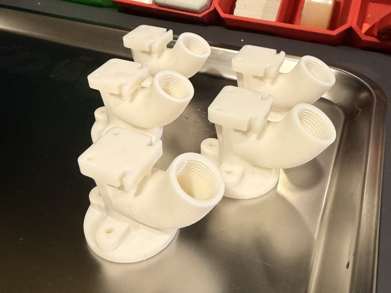 Threaded elbow fittings